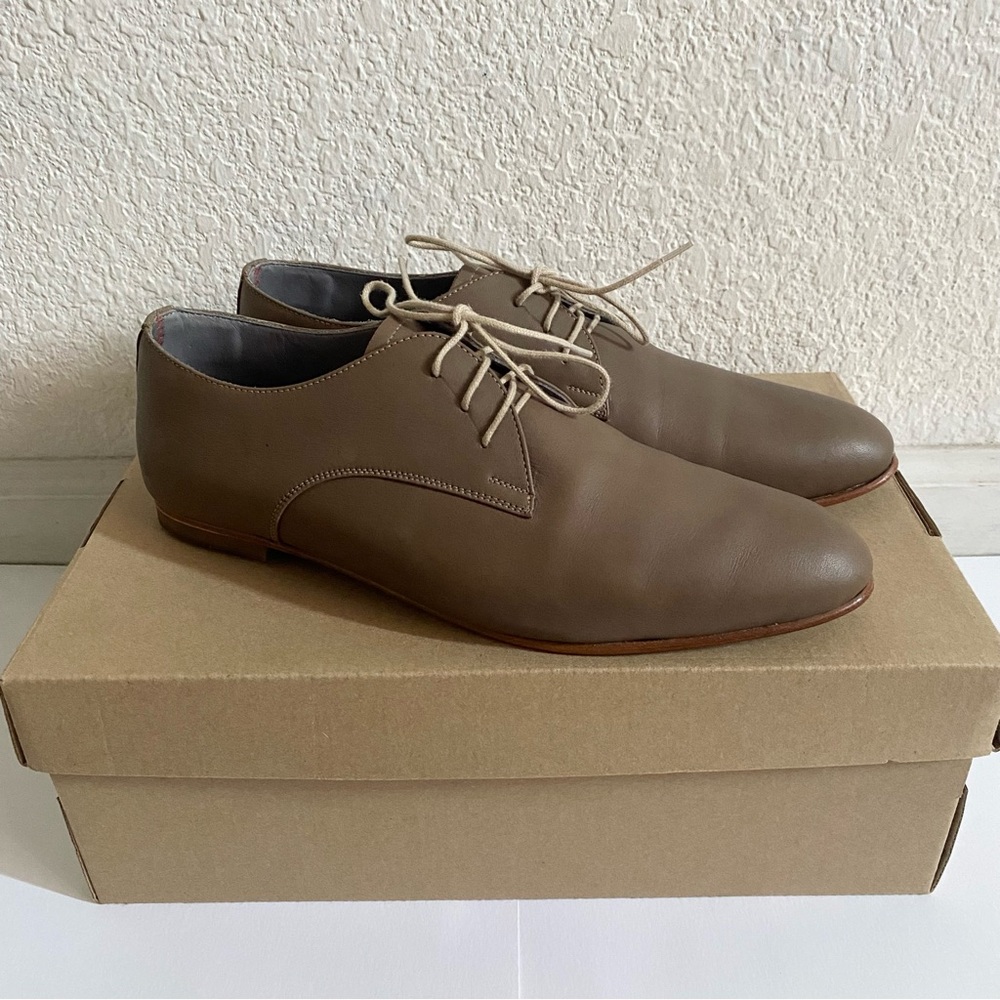 Shapeless Derby Leather Shoe
